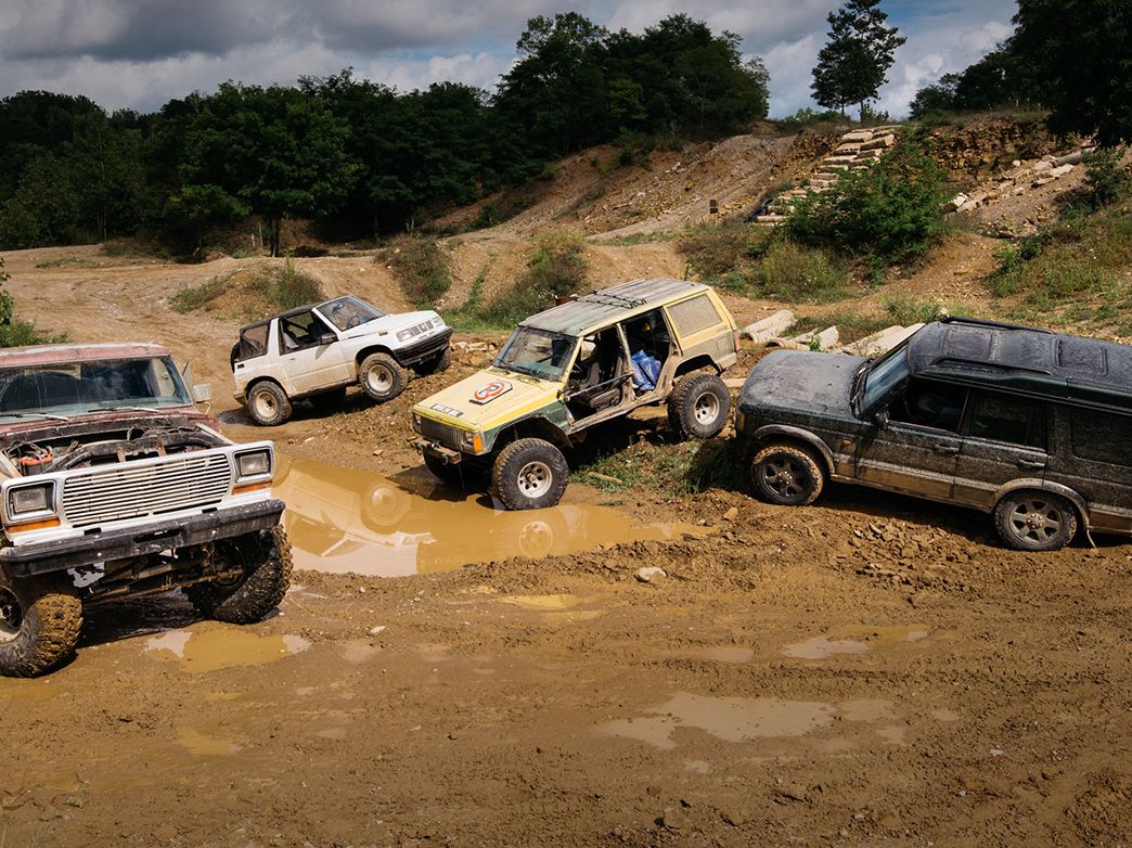 Top 66+ imagen geo tracker vs jeep wrangler