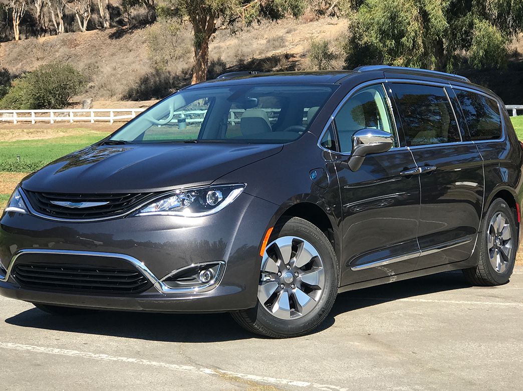 2017 Chrysler Pacifica Hybrid First Drive – Review – Car and  Driver