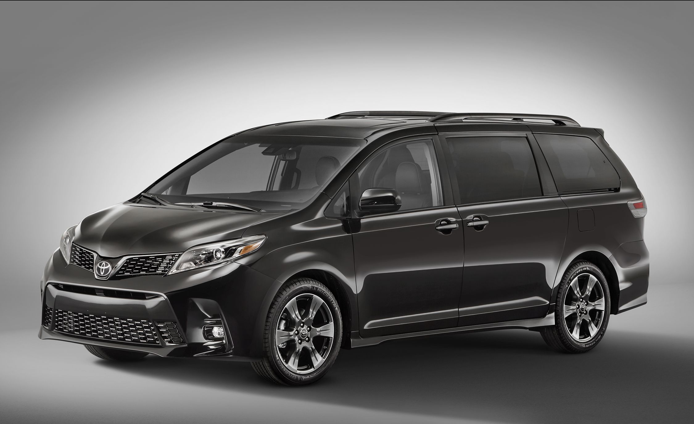 minivan toyota sienna 2018