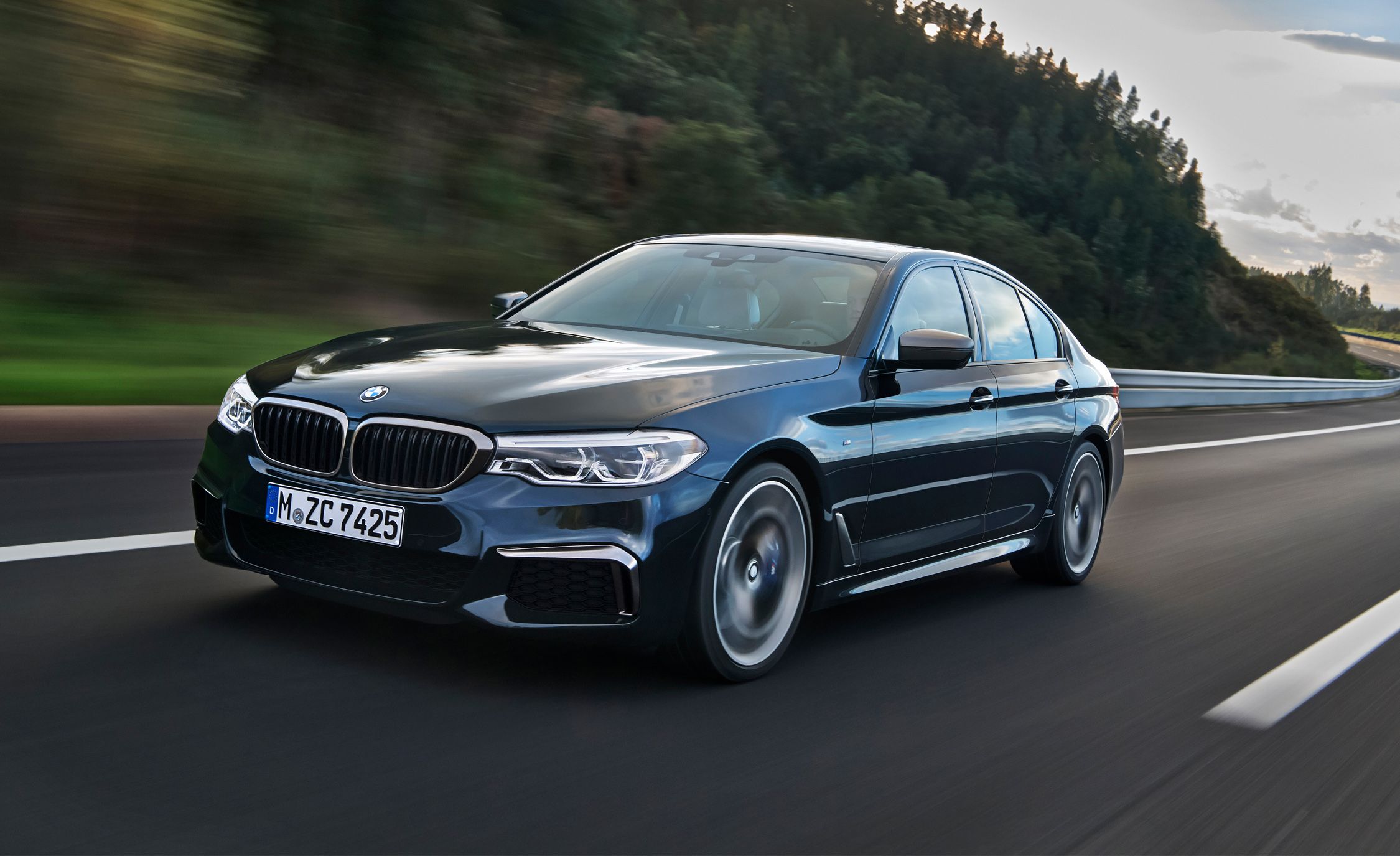 BMW M5 and BMW M550i Sedan: Models & Technical Data