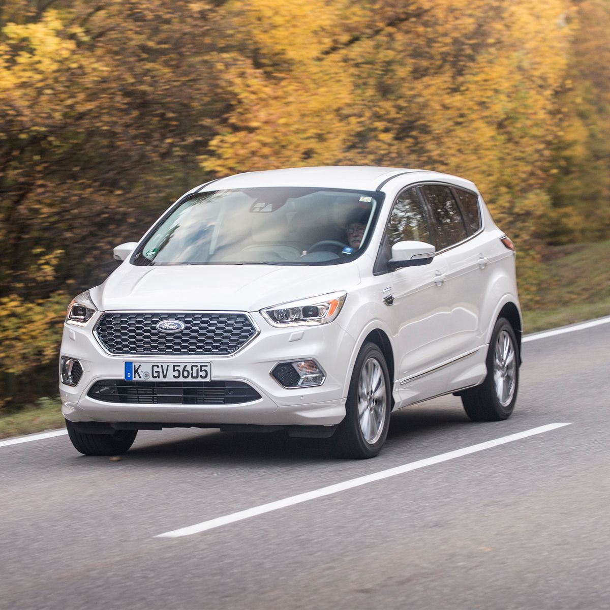 fysiek doorgaan met Wacht even The Fanciest Ford Escape Ever: We Drive the Kuga Vignale | Review | Car and  Driver