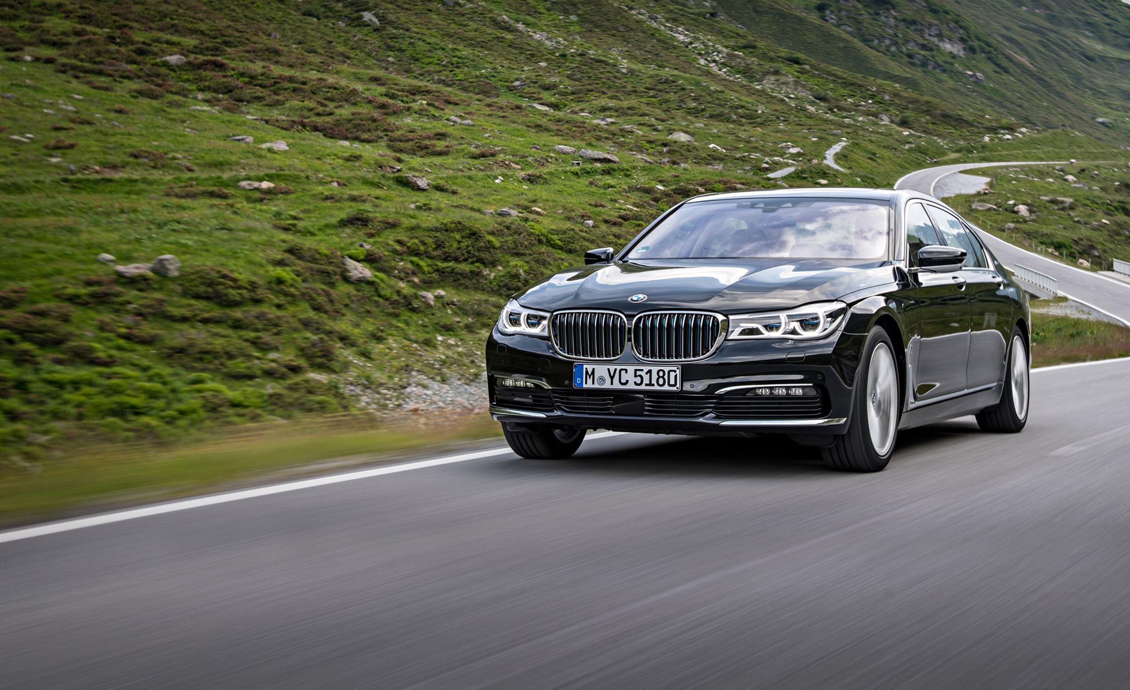 2021 BMW 7-Series Review, Pricing, and Specs