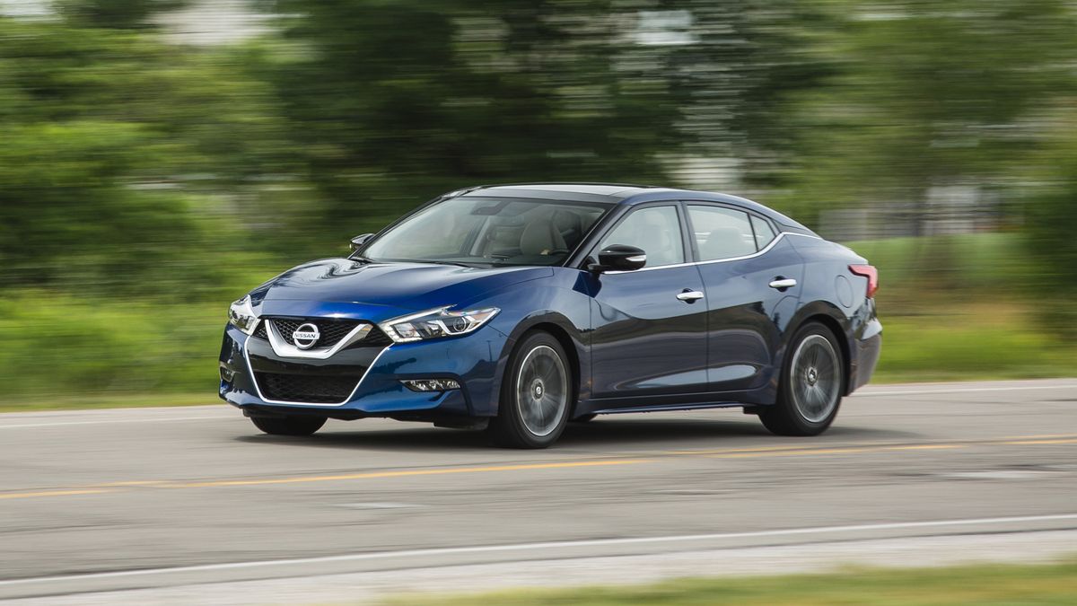 2017 Nissan Maxima Review & Ratings
