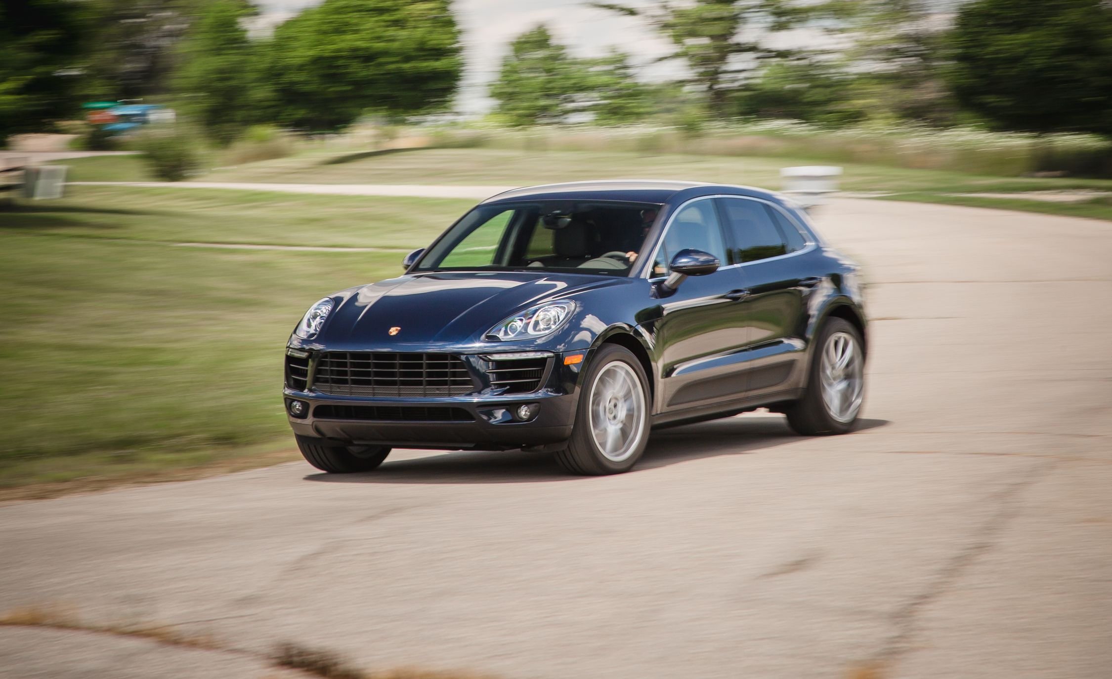 bigdeal bán xe SUV PORSCHE Macan 2017 màu Đen giá 2 tỷ 100 triệu ở Hà Nội