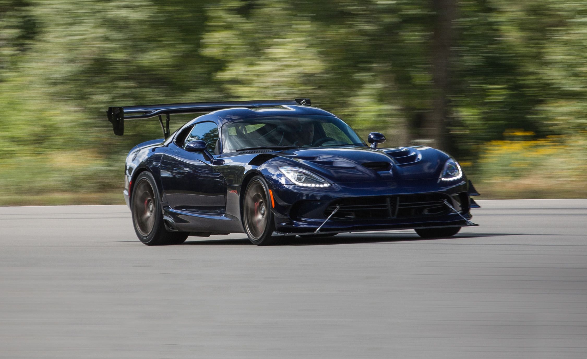 17 Dodge Viper Acr Test Review Car And Driver