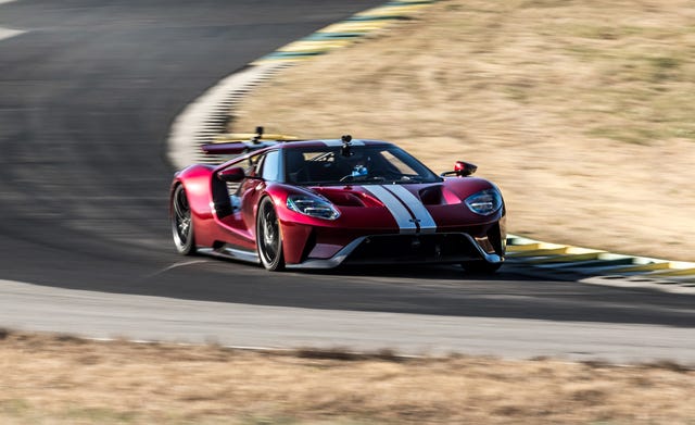 Lightning Lap 11.5: We Lap the Ford GT at VIR!