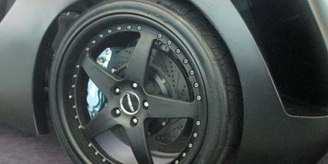 Tire, Wheel, Automotive tire, Alloy wheel, Automotive wheel system, Automotive design, Automotive exterior, Rim, Spoke, Synthetic rubber, 