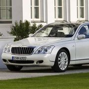 Land vehicle, Vehicle, Luxury vehicle, Car, Maybach 62, Maybach 57, Full-size car, Sedan, Automotive design, Personal luxury car, 