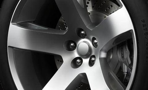 Wheel, Alloy wheel, Spoke, Automotive wheel system, Rim, Auto part, Automotive tire, Synthetic rubber, Hubcap, Tread, 