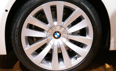 Tire, Wheel, Automotive tire, Alloy wheel, Blue, Automotive wheel system, Automotive design, Spoke, Rim, Transport, 