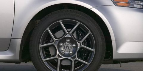 Tire, Wheel, Automotive tire, Automotive design, Automotive wheel system, Alloy wheel, Automotive exterior, Vehicle, Rim, Car, 