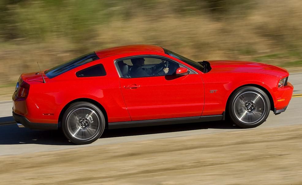 2010 FORD MUSTANG GT GOLD 