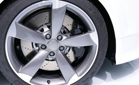 Tire, Wheel, Automotive tire, Alloy wheel, Automotive design, Automotive wheel system, Transport, Rim, Spoke, Synthetic rubber, 