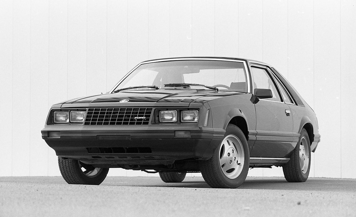 1982 ford mustang 5 speed