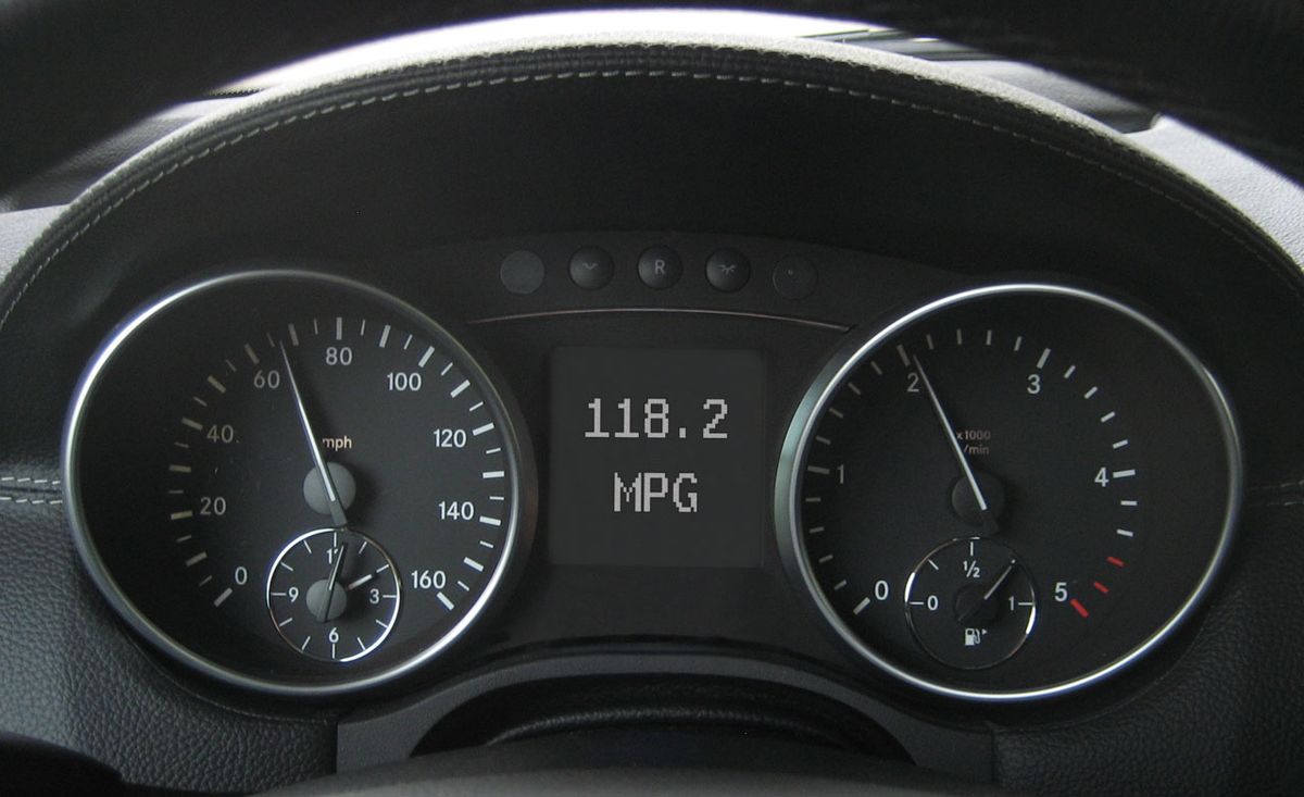 Speedometer, Gauge, Tachometer, Black, Measuring instrument, Odometer, Fuel gauge, Luxury vehicle, Trip computer, Meter, 