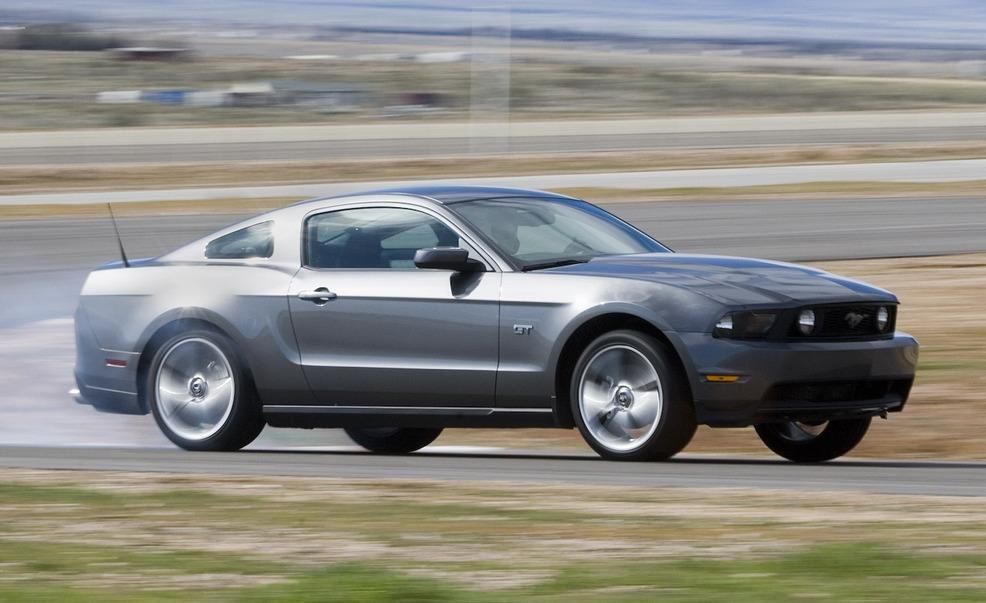 2010 Ford Mustang Review & Ratings | Edmunds