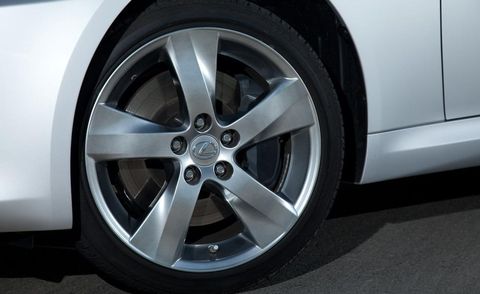 Tire, Wheel, Automotive tire, Alloy wheel, Automotive design, Automotive wheel system, Vehicle, Spoke, Rim, Automotive exterior, 