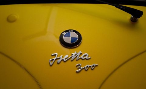 Motor vehicle, Yellow, Symbol, Logo, Emblem, Close-up, Trademark, Brand, Classic car, Badge, 