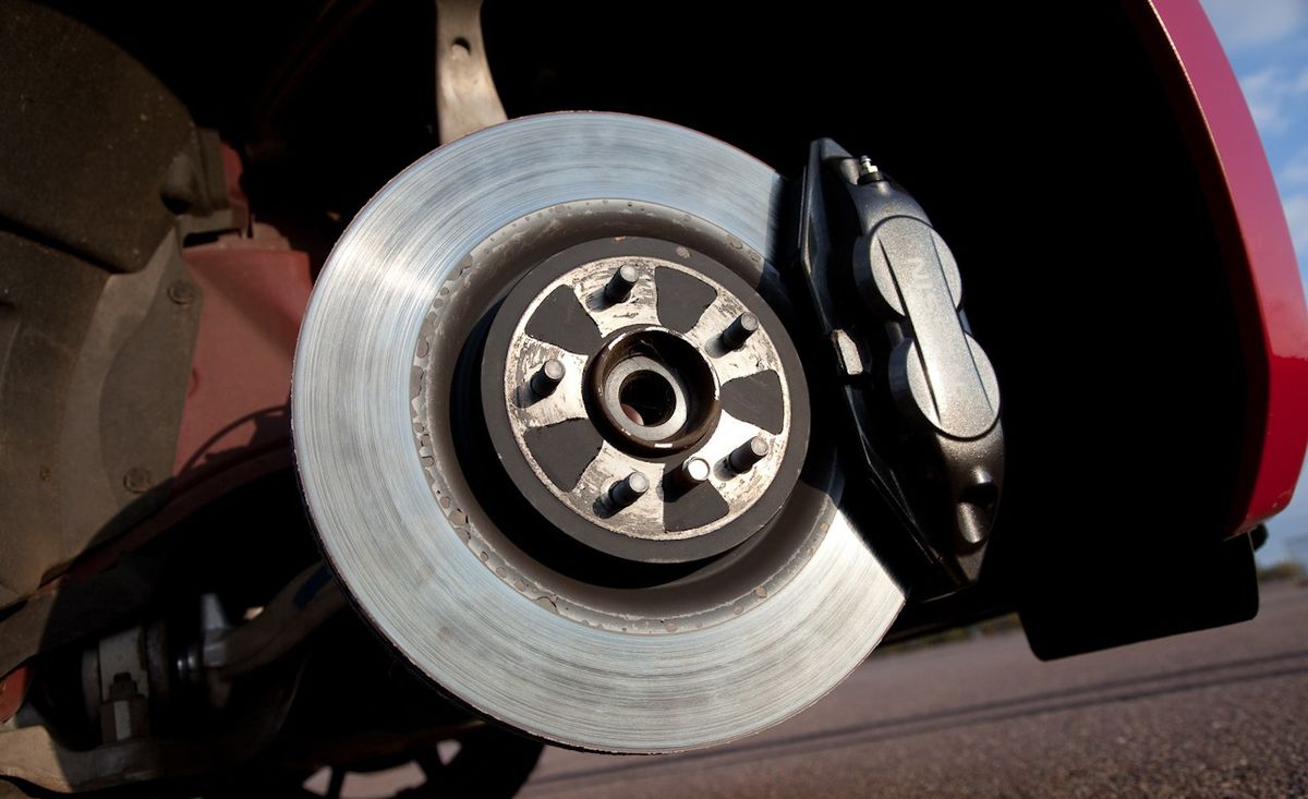 Automotive wheel system, Automotive tire, Rim, Alloy wheel, Machine, Auto part, Synthetic rubber, Tread, Vehicle brake, Spoke, 