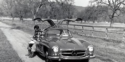 L'auteur Griff Borgeson exclut certains chiffres de test sur la Mercedes Benz 300 SL 1956 noter la position assise