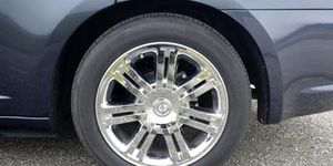 Tire, Wheel, Automotive tire, Automotive wheel system, Alloy wheel, Vehicle, Rim, Automotive exterior, Car, Synthetic rubber, 