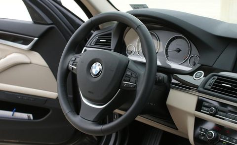 Steering part, Steering wheel, Automotive design, Transport, White, Technology, Car, Speedometer, Automotive mirror, Black, 
