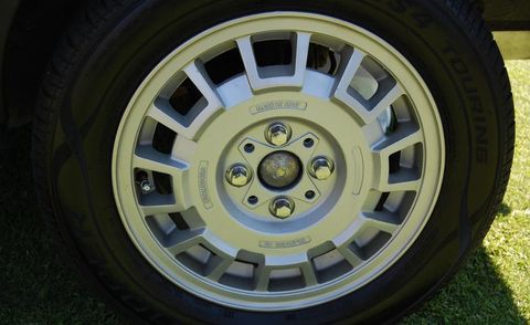 Tire, Wheel, Motor vehicle, Automotive tire, Automotive wheel system, Transport, Rim, Automotive design, Alloy wheel, Automotive exterior, 