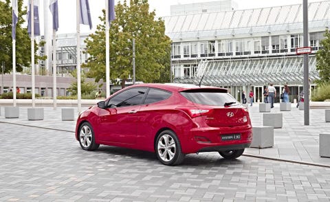 Quick Spin Hyundai Elantra Gt 8217 S Cargo Lovin Euro Image