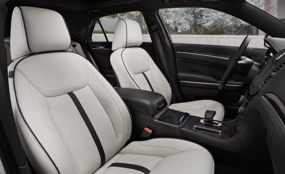 13 Chrysler 300 Motown Edition Photos And Info News Car And Driver