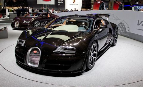 Tire, Wheel, Automotive design, Land vehicle, Vehicle, Event, Car, Personal luxury car, Bugatti veyron, Bugatti, 