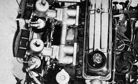 Machine, Monochrome, Black-and-white, Automotive engine part, Fuel line, Engine, Nut, 