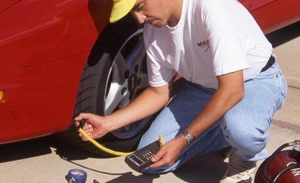 Motor vehicle, Automotive tire, Shoe, Vehicle door, Automotive exterior, Elbow, Fender, Denim, Automotive wheel system, Alloy wheel, 