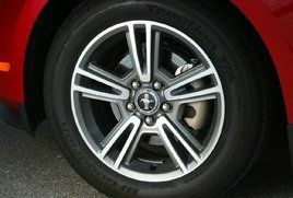 Tire, Wheel, Automotive tire, Alloy wheel, Automotive wheel system, Transport, Vehicle, Rim, Synthetic rubber, Spoke, 