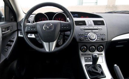 Motor vehicle, Steering part, Automotive design, Product, Steering wheel, Transport, Automotive mirror, Car, White, Center console, 