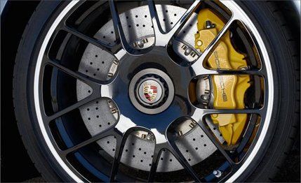 Automotive tire, Alloy wheel, Automotive wheel system, Rim, Spoke, Tread, Synthetic rubber, Hubcap, Auto part, Tire care, 