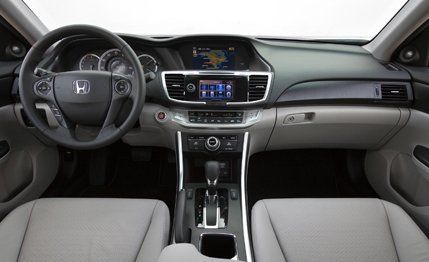 Motor vehicle, Steering part, Product, Automotive design, Vehicle audio, Steering wheel, Automotive mirror, Center console, Glass, Car, 