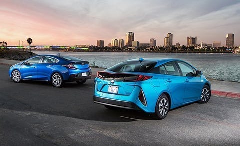 2017 Chevrolet Volt Premier Vs Toyota Prius Prime Advanced Image