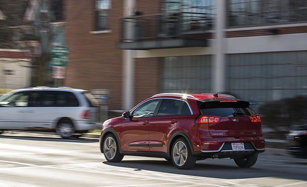 2017 Kia Niro Hybrid Hatch Starts under $24,000 – News – Car and