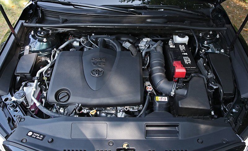 Engine, Vehicle, Car, Auto part, Mid-size car, Automotive engine part, 