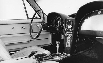 Motor vehicle, Steering part, Mode of transport, Steering wheel, Transport, Vehicle door, Gauge, Classic car, Speedometer, Center console, 