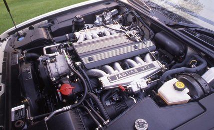 Tested: 1995 V-12 Luxury Sedan Comparison Tested: 1995 V-12 Luxury Sedan Comparison