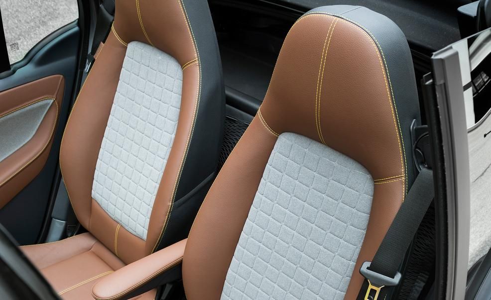 Smart car deals leather seats