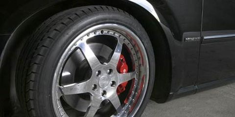 Tire, Wheel, Automotive tire, Alloy wheel, Automotive design, Automotive wheel system, Automotive exterior, Rim, Spoke, Synthetic rubber, 