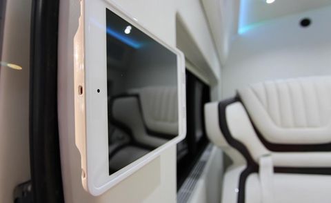 Transport, Interior design, Aircraft cabin, Public transport, Airline, Air travel, Service, Cabin, Airliner, Display device, 