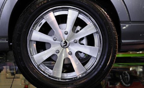 Wheel, Tire, Automotive tire, Alloy wheel, Automotive design, Automotive wheel system, Spoke, Rim, Transport, Synthetic rubber, 