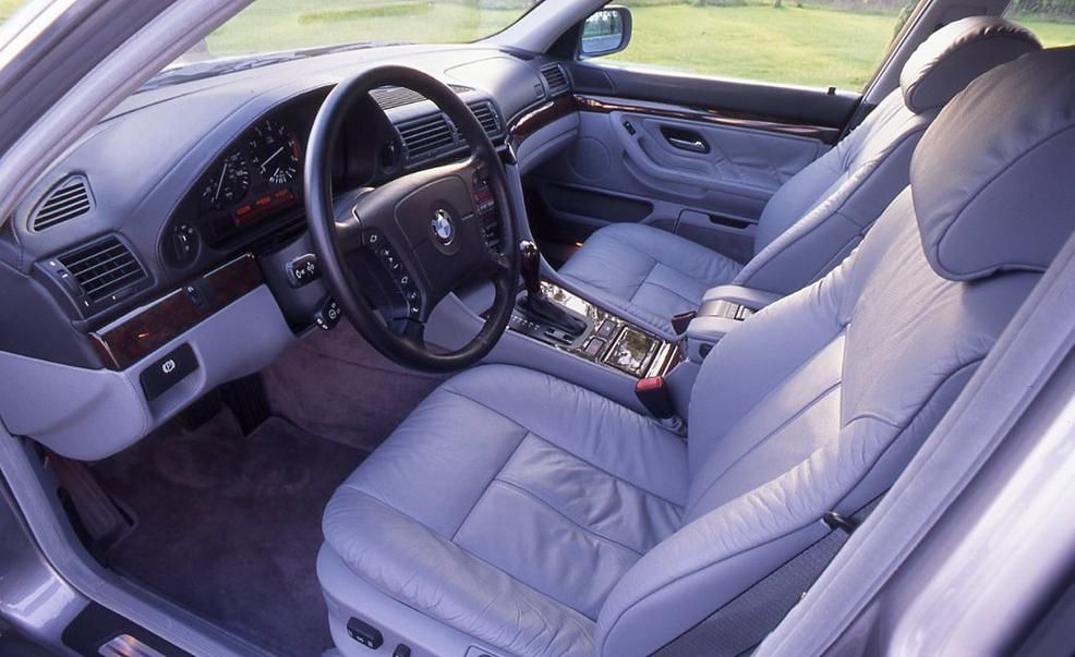 Tested: 1995 V-12 Luxury Sedan Comparison Tested: 1995 V-12 Luxury Sedan Comparison