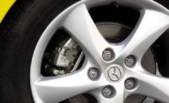 Alloy wheel, Automotive wheel system, Rim, Spoke, White, Hubcap, Auto part, Black, Synthetic rubber, Luxury vehicle, Alloy wheel, Automotive wheel system, Rim, Spoke, White, Hubcap, Auto part, Black, Synthetic rubber, Luxury vehicle,