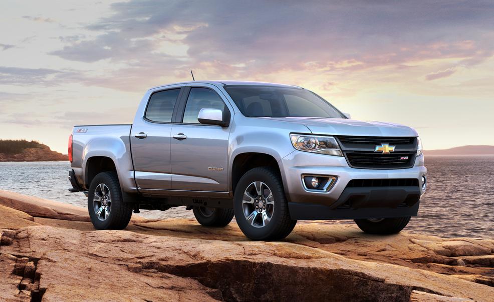 Chevy Sculpts Colorado Pickup From Sand At San Diego