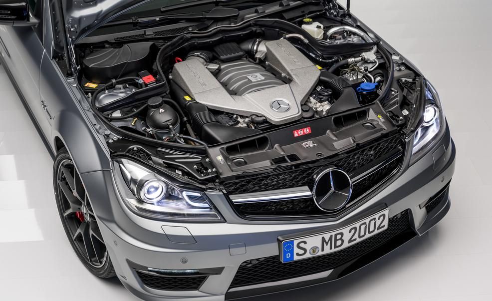 Mercedes Benz C63 Amg Coupe To Stay In Production Through Early 15 News Car And Driver