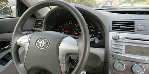 Motor vehicle, Mode of transport, Steering part, Product, Automotive design, Vehicle, Transport, Steering wheel, Photograph, Car, 